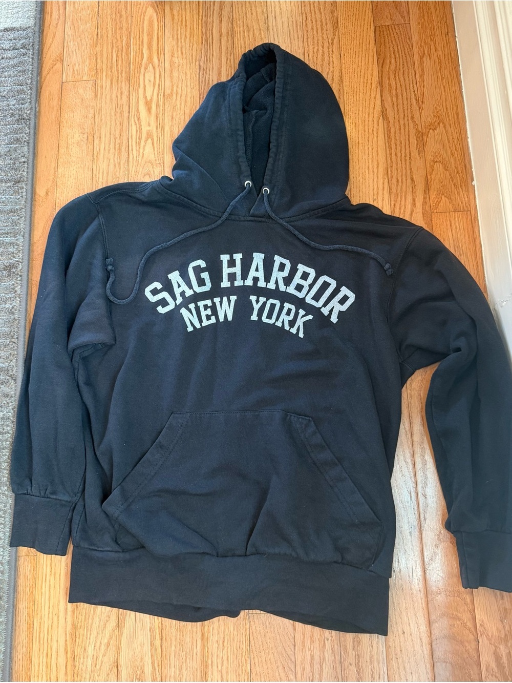Sag Harbor New York Black Hoodie Sweatshirt size medium